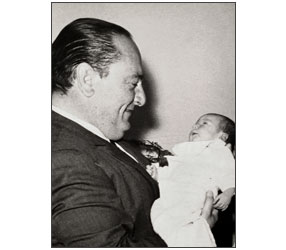 Luis Antonio Ibarra, en brazos Luis Gustavo 1959.