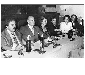 Intendente Coronel (R) Arturo Mario Ibarra y Sra. Berta Herminia Leonardi (al centro) en el Club Español